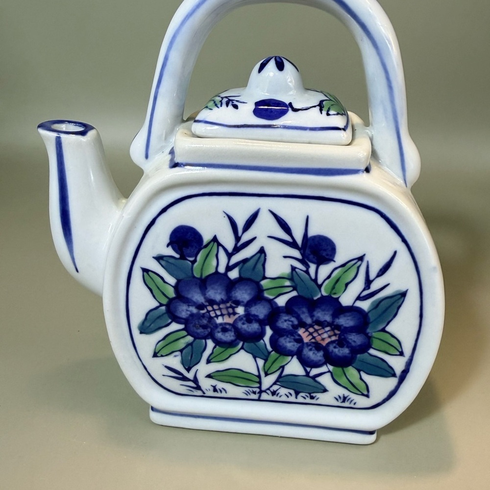 Vintage Bella Casa by Ganz blue and white floral ceramic mini teapot